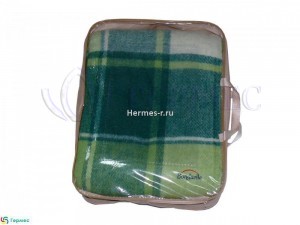 Нанесение вышивки на шерстяной плед