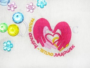 Вышивка логотипа на ткани