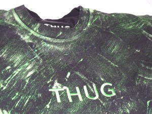 Вышивка логотипа на футболках