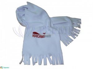 машинная вышивка на флисовом шарфе