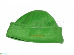 логотип на шапке из флиса