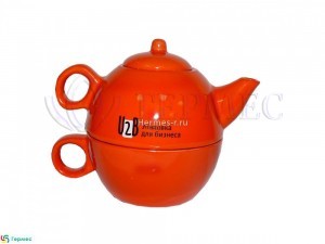 нанесение логотипа с помощью деколи на чайнике