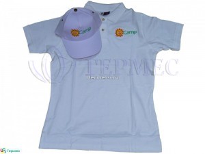 машинная вышивка логотипа на одежде